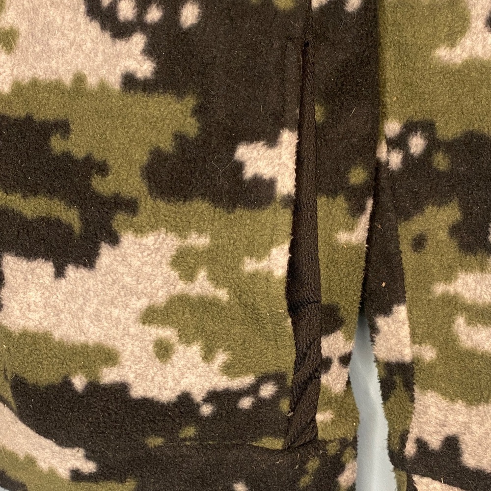 Cuddl Duds Camouflage Fleece Zip Up Jacket size medium like new - Picture 4 of 4